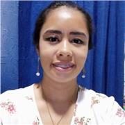 Joven estudiante de licenciatura en lenguas modernas, impulsada al área de docencia